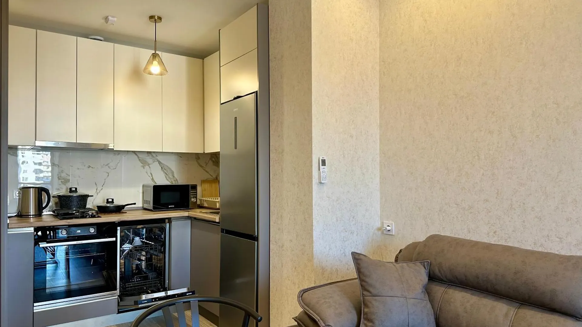 Grand Beach Apartments Batumi Gruzja